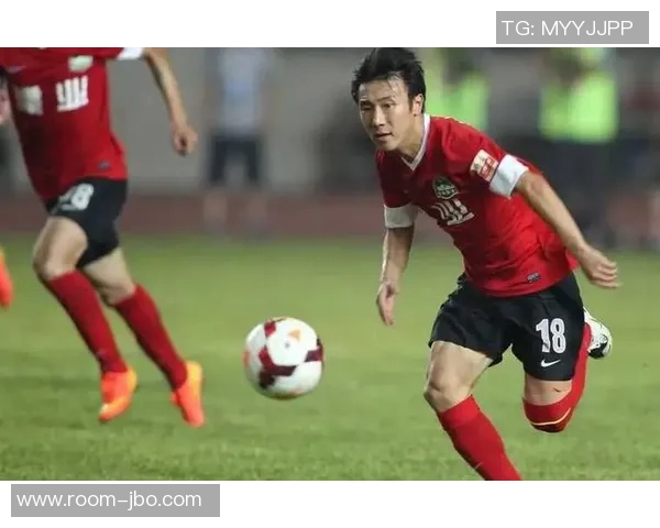 徐洋两度遭禁足回顾曾在鲁能足校崭露头角并入选国足引发贾秀全震惊 徐洋两度遭禁足回顾曾在鲁能足校崭露头角并入选国足引发贾秀全震惊